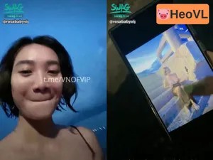 Poster of Em rosababy đi biển cởi áo lộ vú nhờ anh trai lạ chụp hình