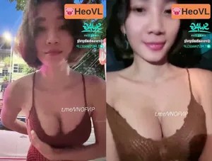 Poster of Em rosababy vú đẹp chụp hình, thay đồ ngoài phố